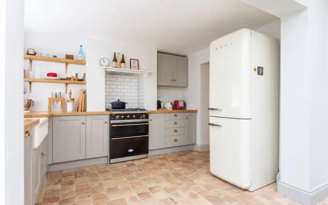 Baxendale Street by Onefinestay