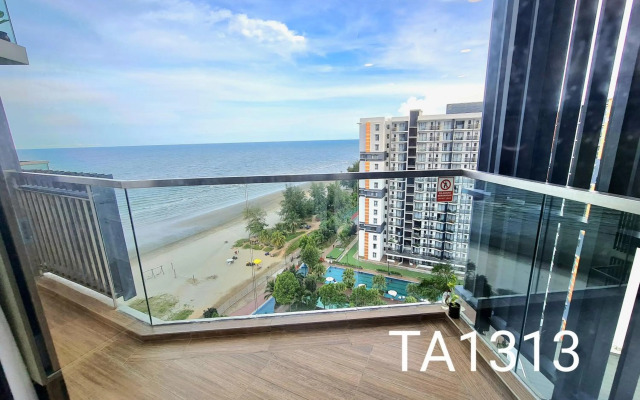 PUTEH Timurbay Beachfront Private Suite Kuantan