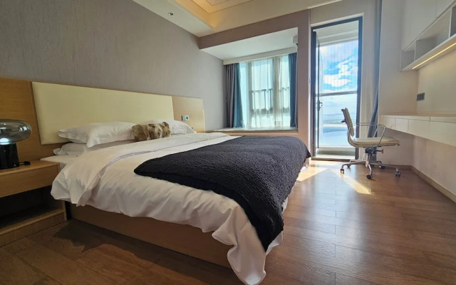 Rho Hotel