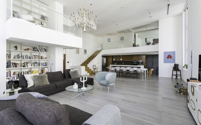 Deluxe Holiday Homes - East Heights 1