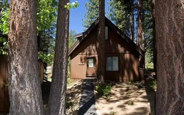 15 Cedar Crest 3 Br townhouse by RedAwning