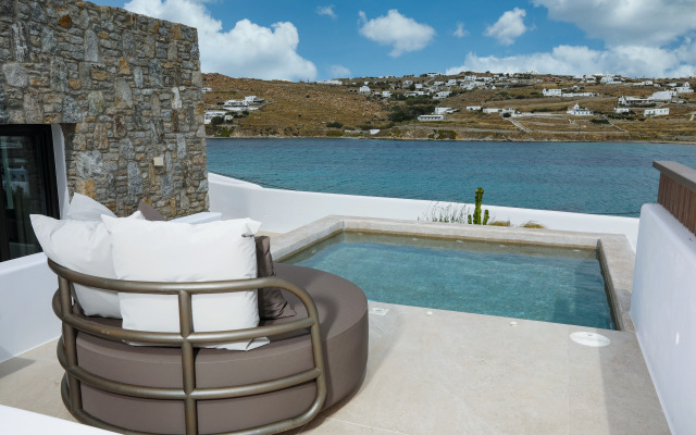 Aeonic Suites and Spa