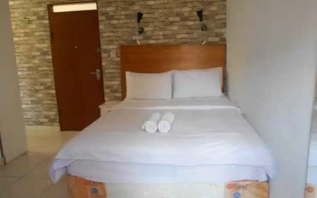 Rumah Syariah & Kolam Renang Bugenville Guesthouse