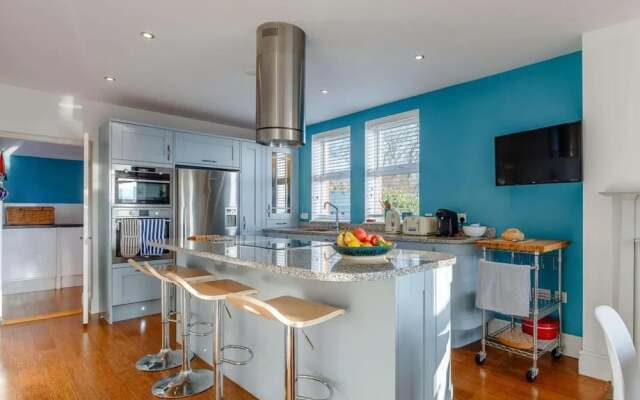 Mevagissey Holiday Home - sea View and Parking