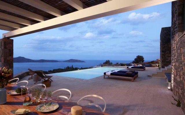 Villa Queen