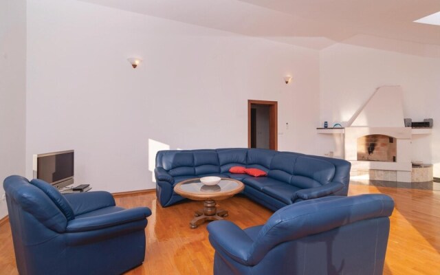 Awesome Apartment in Bol With 2 Bedrooms and Wifi