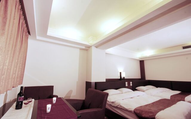 The Enterpriser Hotel