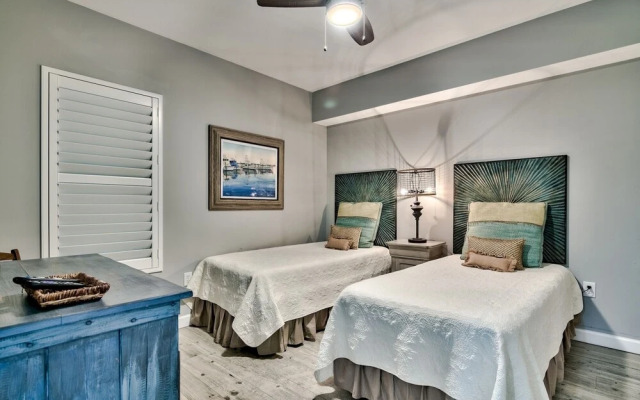 Sterling Palace Water Views Private Beach Access