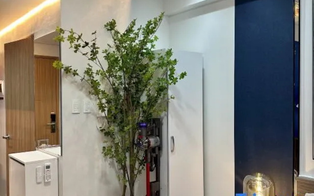 Deluxe Executive End Unit in Downtown Makati