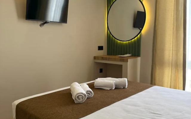 Red Castle Hotel & Pub