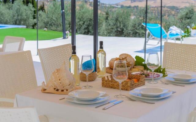 Casa Balcon del Torcal Antequera - La Higuera by Ruralidays