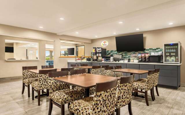 Super 8 by Wyndham Ankeny/Des Moines Area