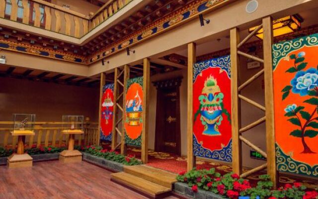 Holy Lotus Tibetan courtyard Hotel