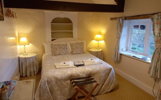 Bickleigh Castle Hotel