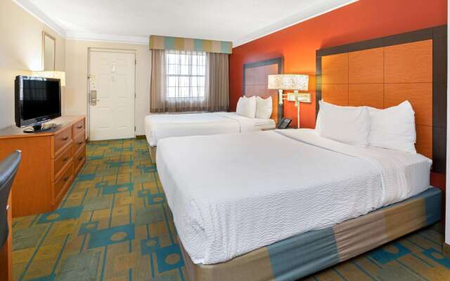 La Quinta Inn by Wyndham Phoenix Sky Harbor Airport