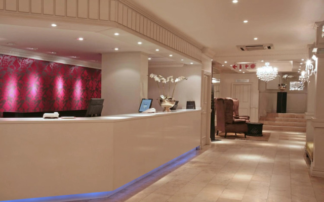 Manhattan Hotel