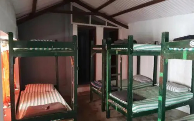 GreenLands Youth Hostel And International Tourist Home