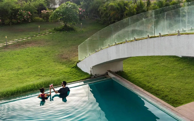 Saffron Stays Gardenia