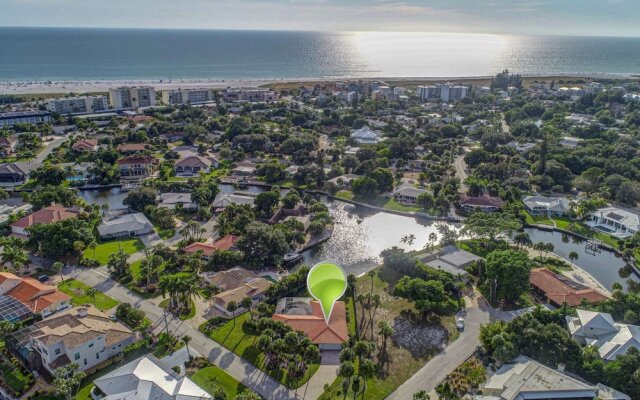 Azure Paradise on the Canal