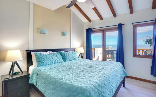 Bright Catalina Island Condo w/ Ocean Views!
