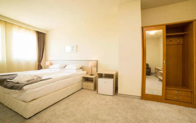 Seven Seasons Hotel