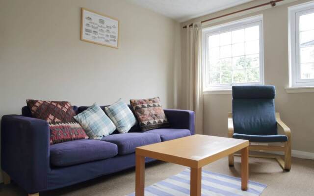 1 Bedroom Apartment By The Meadows