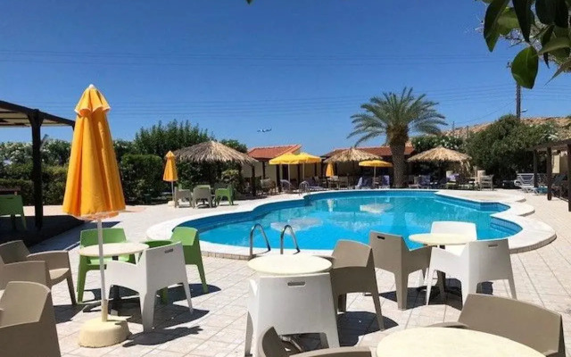 Karteros Hotel