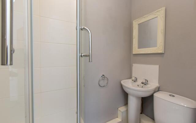 Townhouse @ 27 Electricity St Crewe