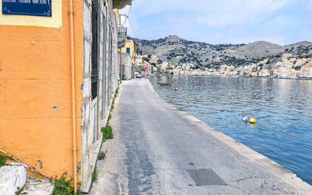 Pitini 1 - Seafront - Harbour view