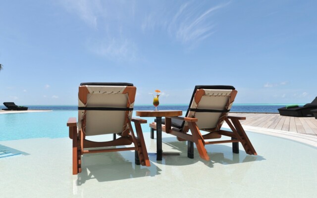 Komandoo Maldives Island Resort