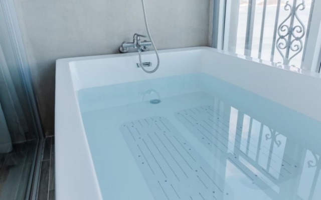 Yeosu Feeling Pension