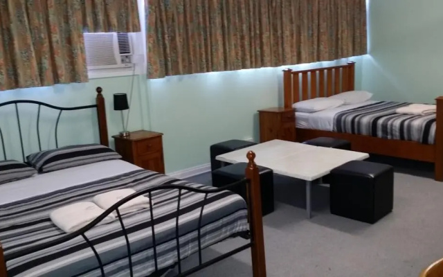 Warners Bay Hotel