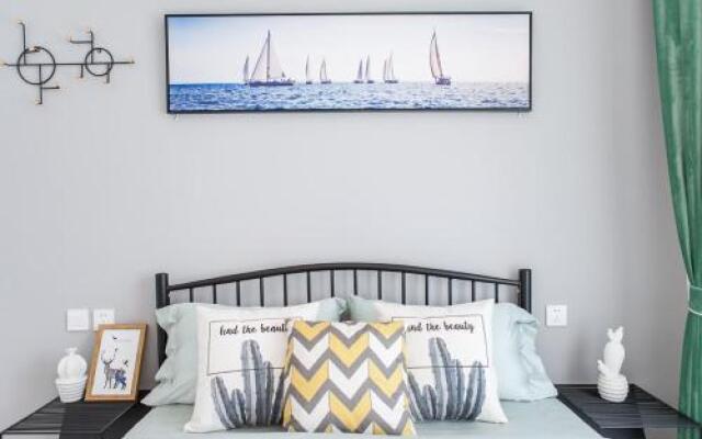 Xi'an Beilin·Small Goose Tower· Locals Apartment 00152240