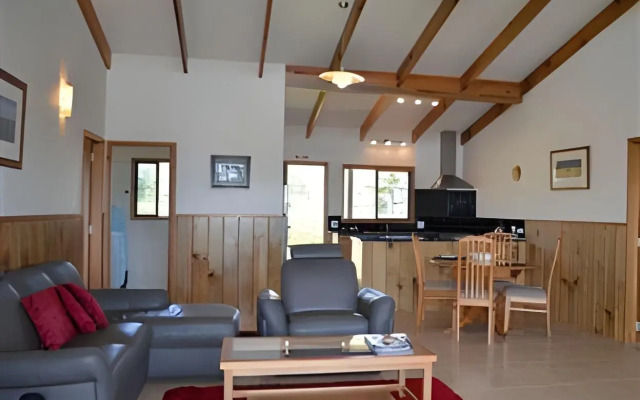 Endeavour Lodge