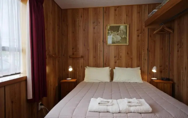 Owaka Lodge Motel – Guest Rooms – Owaka