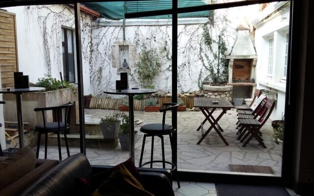 Felicidade Hostel