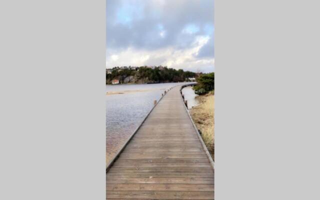 Nybygd feriebolig rett ved strand til leie!