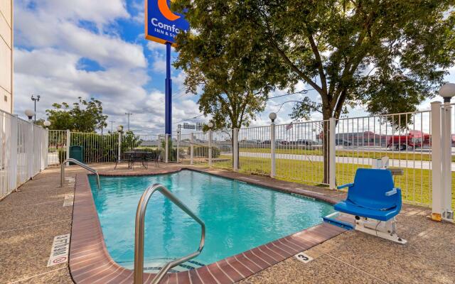Spark by Hilton Selma
