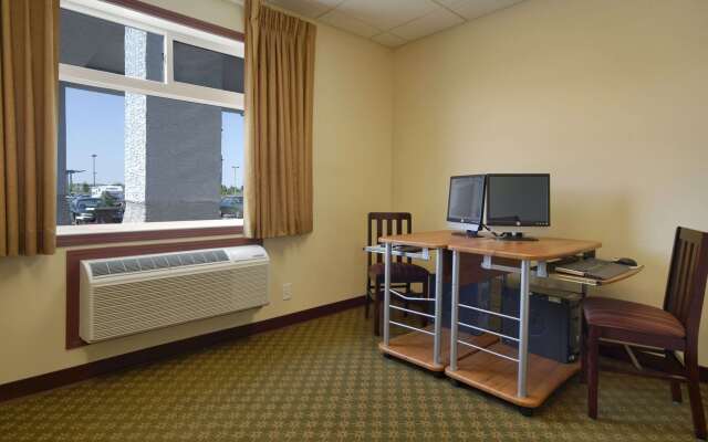 Super 8 by Wyndham Fort Saskatchewan