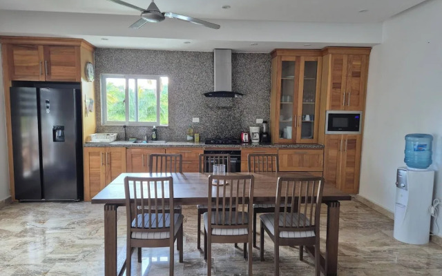 Large 3-bedroom Apartment