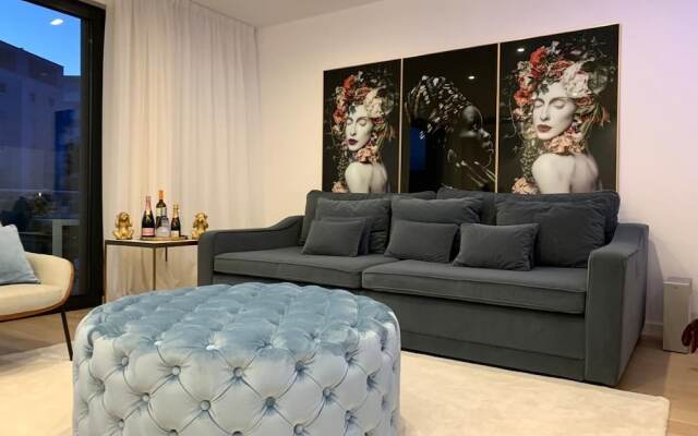 Lux - With Private Pool - A1