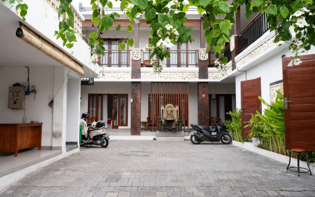 RedDoorz Plus @ Yasa’s Living Denpasa