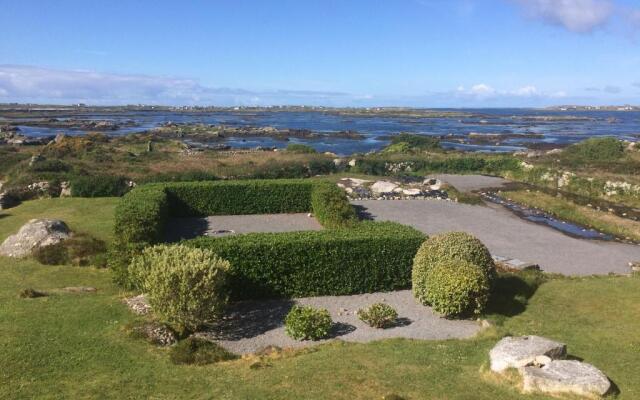 Seaside Log Cabin, Carna