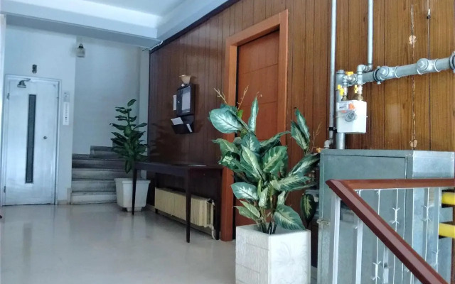 Athens Pangrati modern apt 10min to metro