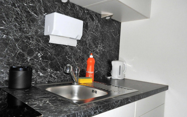 INSIDE FIVE City Apartments