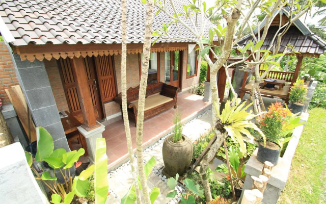 Uma Caming Villas & Gym