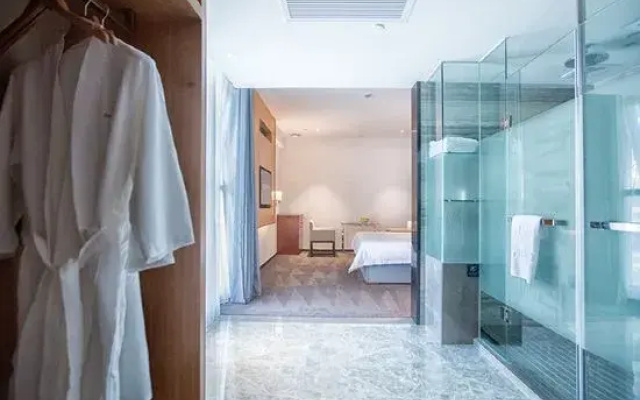 KingStay Hotel
