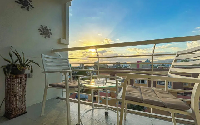 City View New Kingston Apartment w/ Pool