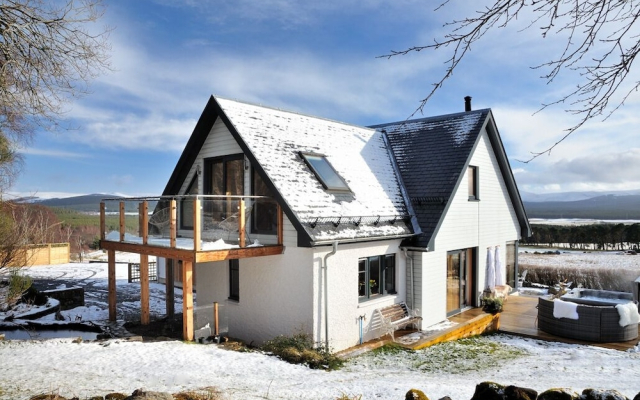 Tom's Lodge