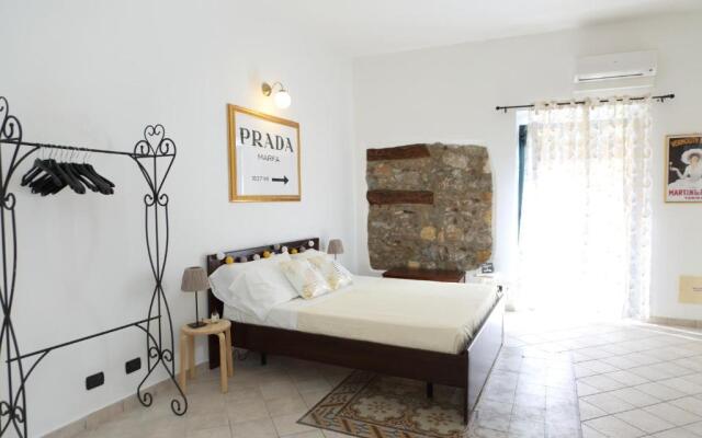 SELF Apartments - Coastal Suite and Central Balcony